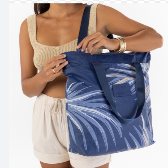 Aloha Collection Day Tripper - Picture 2 of 4